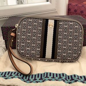 Gemini Link Canvas Wristlet - Color Grey Heron